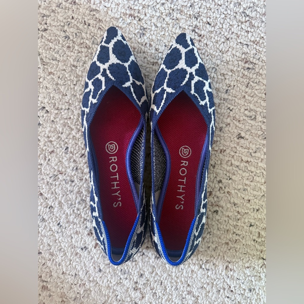 Rothy's Indigo Blue Giraffe Print Points🦒 Size 8- NWOB